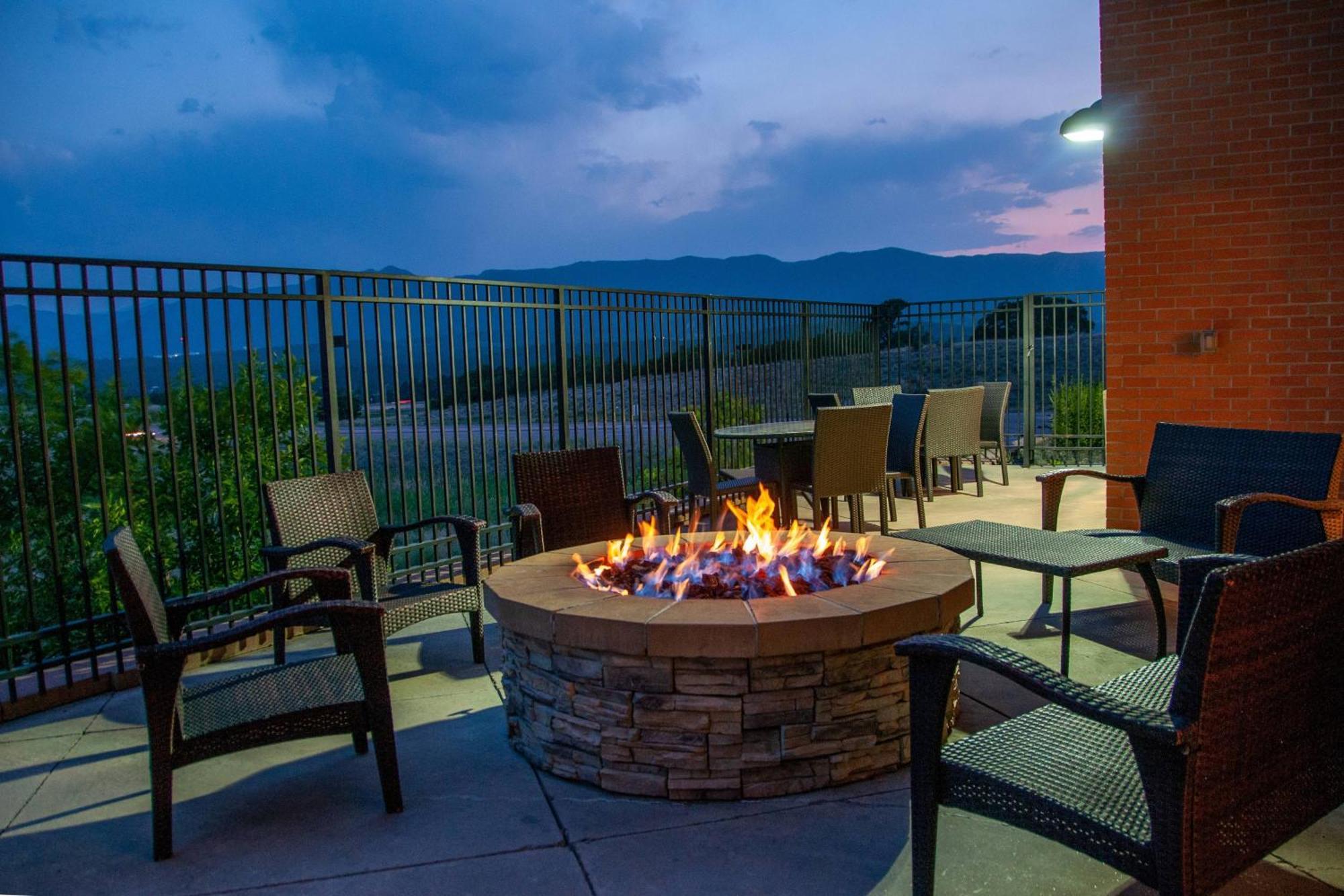 Fairfield Inn And Suites By Marriott Colorado Springs North Air Force Academy Gleneagle Экстерьер фото